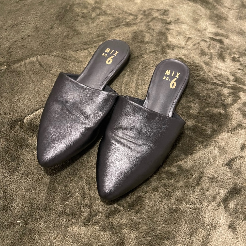 Flat mules, black 6US